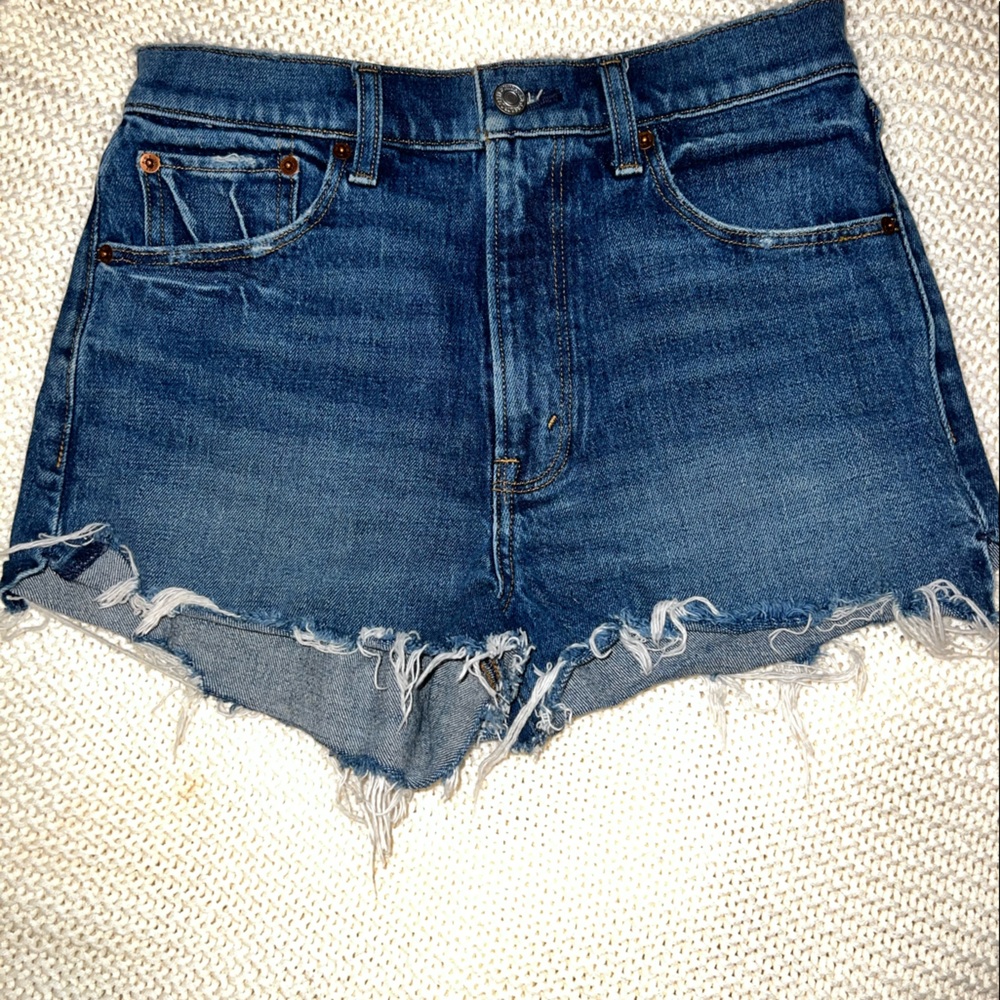 Abercrombie High Rise Mom shorts!